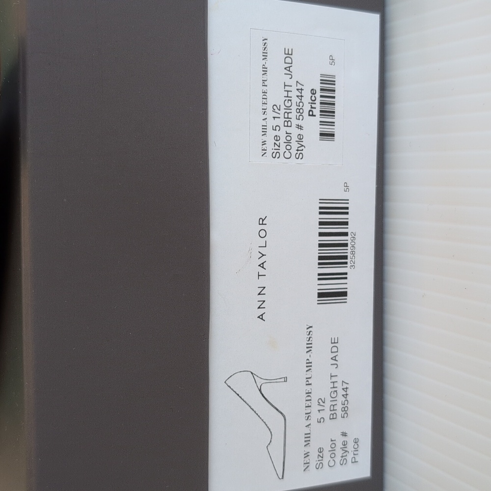 🎉SALE🎉 Host Pick 🎉 👠ANN TAYLOR MILA SUEDE PUMP - BRIGHT JADE 👠 - Picture 6 of 9